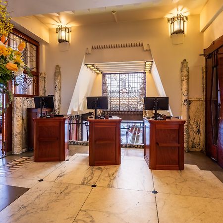 Grand Hotel Amrath Amszterdam Kültér fotó The hotel's lobby