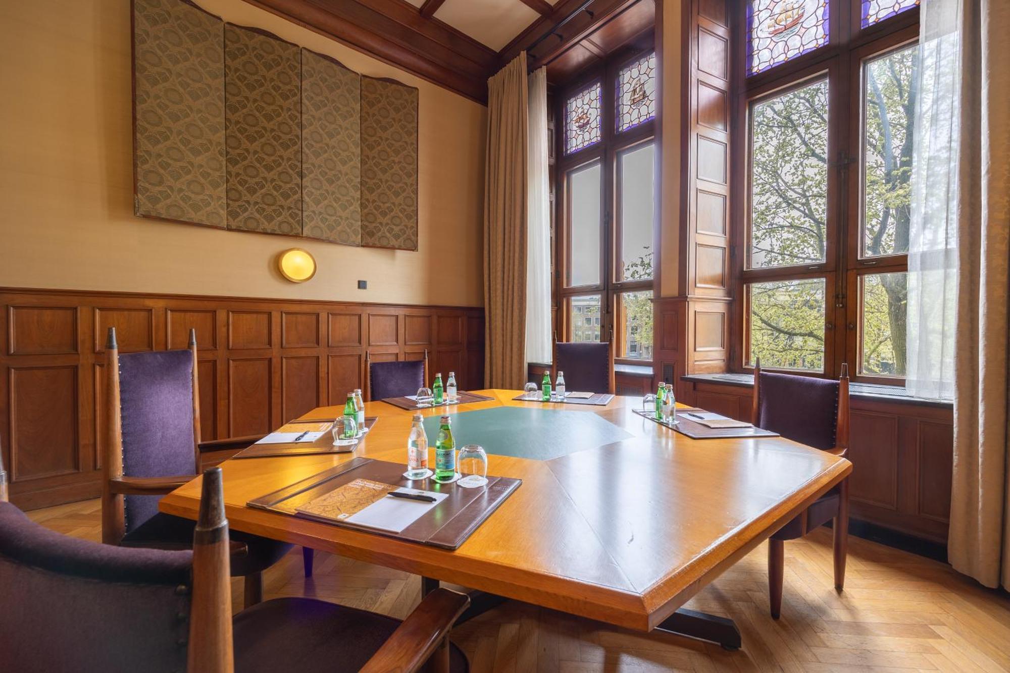 Grand Hotel Amrath Amszterdam Kültér fotó The boardroom