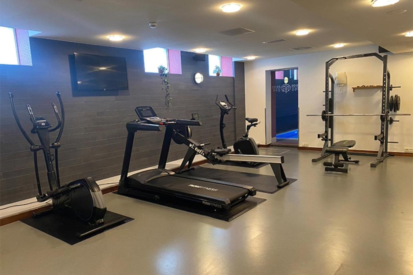 Grand Hotel Amrath Amszterdam Kültér fotó A gym in a private home